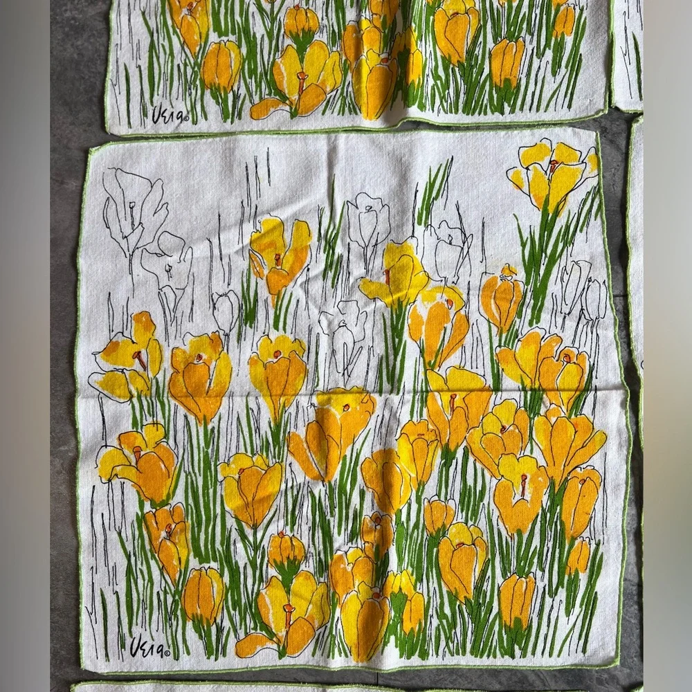 Vintage Vera Neumann Yellow and Green Napkins Set of 6 cotton edged in green 15”